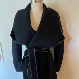 BCBG Maxazria Coat🖤